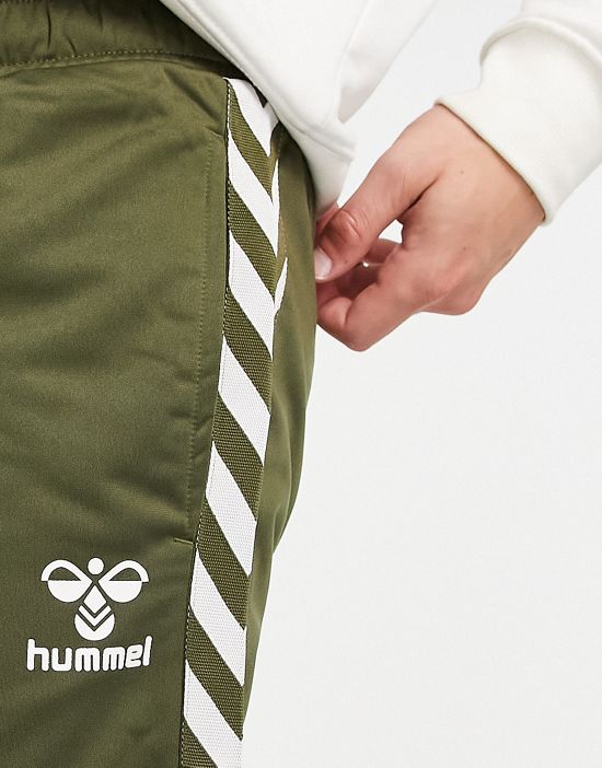 https://images.asos-media.com/products/hummel-classic-track-shorts-in-olive/201455643-3?$n_550w$&wid=550&fit=constrain