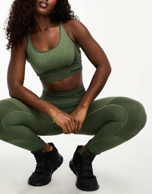 Hummel - Crop top de sport sans coutures avec insert en maille textile - Vert foncé