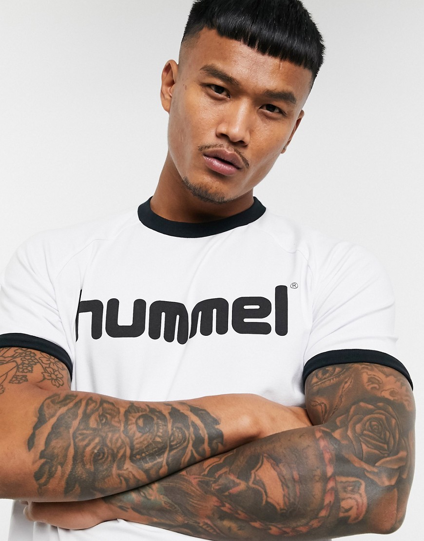 Hummel - Hive - T-shirt bianca con bordi a contrasto e stampa sul petto-Bianco