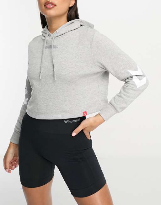 Hummel – Legacy – Kurz geschnittener Kapuzenpullover in Grau
