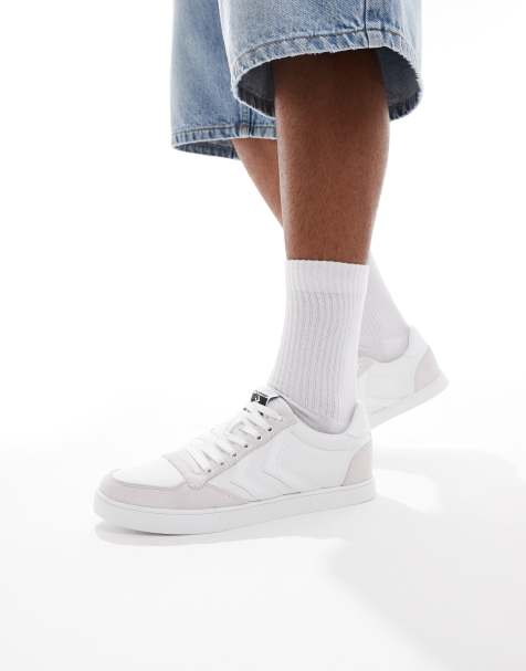 Hummel – Slimmer Stadil – Farblich abgestimmte Low Top Sneaker aus Canvas in Weiß - view 1