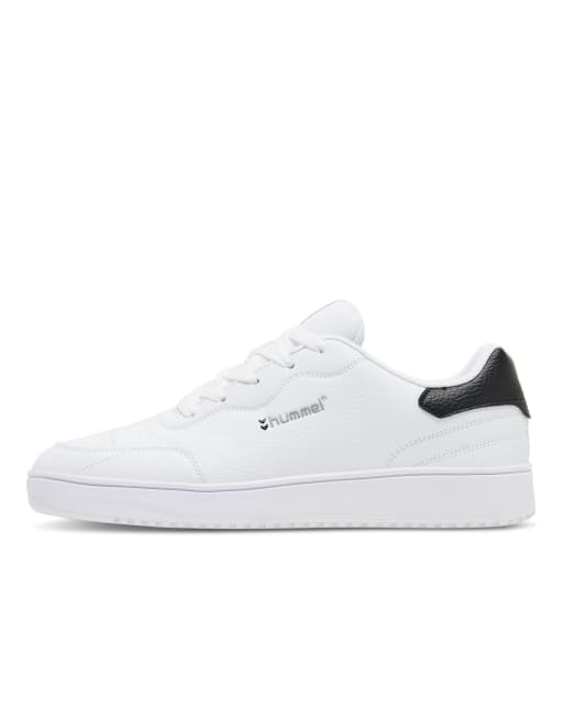 Hummel – Sneaker in Weiß und Schwarz