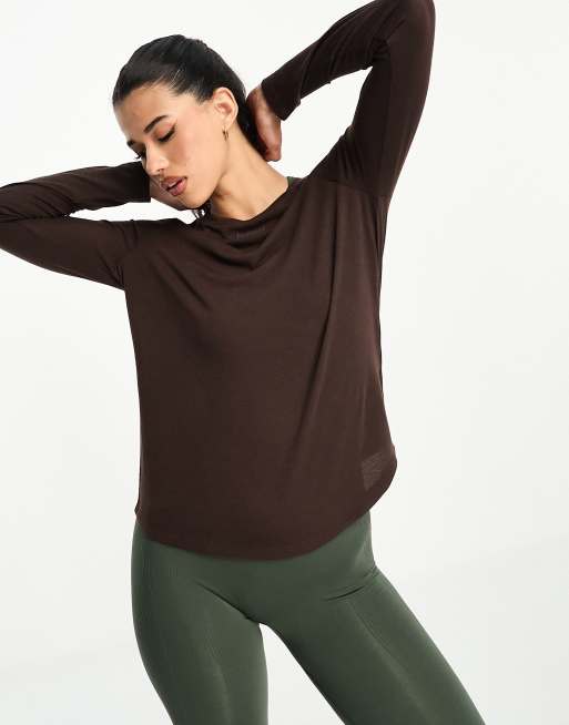 Hummel - T-shirt en tulle à manches raglan longues - Marron