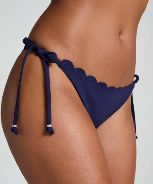 Hunkemöller – Bikinihose in Blau mit Muschelkantensaum, 2 von 4
