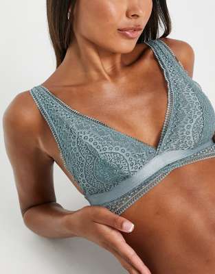 Hunkemoller Clea high apex lightly padded lace bralette in light green - ASOS Price Checker