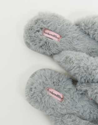 furry thong slippers