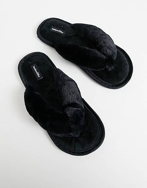 Hunkemoller fluffy thong style slipper in black