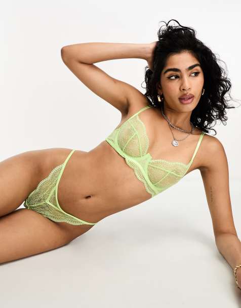 Hunkemöller – Isabelle – Grön stringtrosa i spets med hög benskärning - view 1