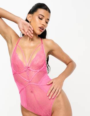 Hunkemöller - Isabelle - Unwattierter Body in Himbeerrosa mit Spitze und tiefem Ausschnitt