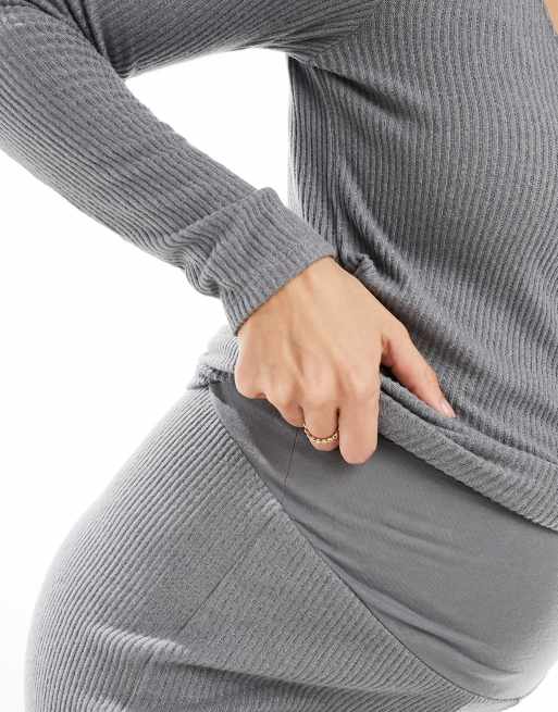 Hunkemoller Maternity - Ensemble de pyjama en tissu côtelé brossé avec pantalon ample et top cache-cœur - Gris, 3 de 4