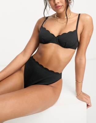 scalloped underwire balconette bikini top in black