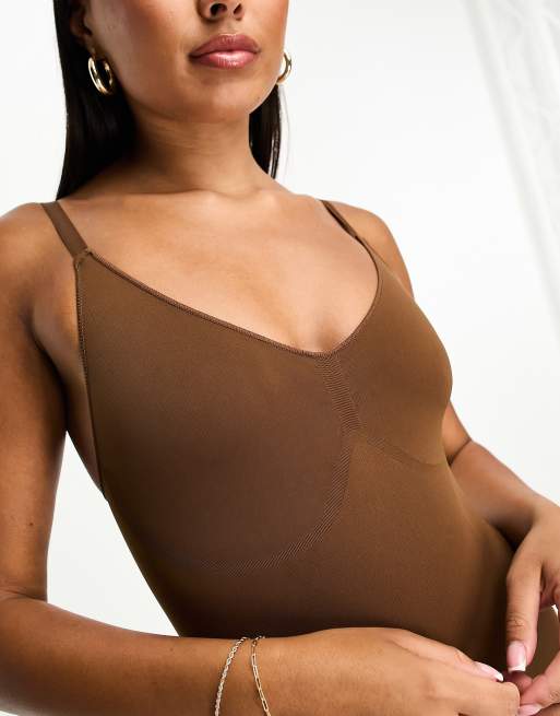 Hunkemoller seamless medium contouring thigh slimmer short bodysuit in brown, 3 of 4