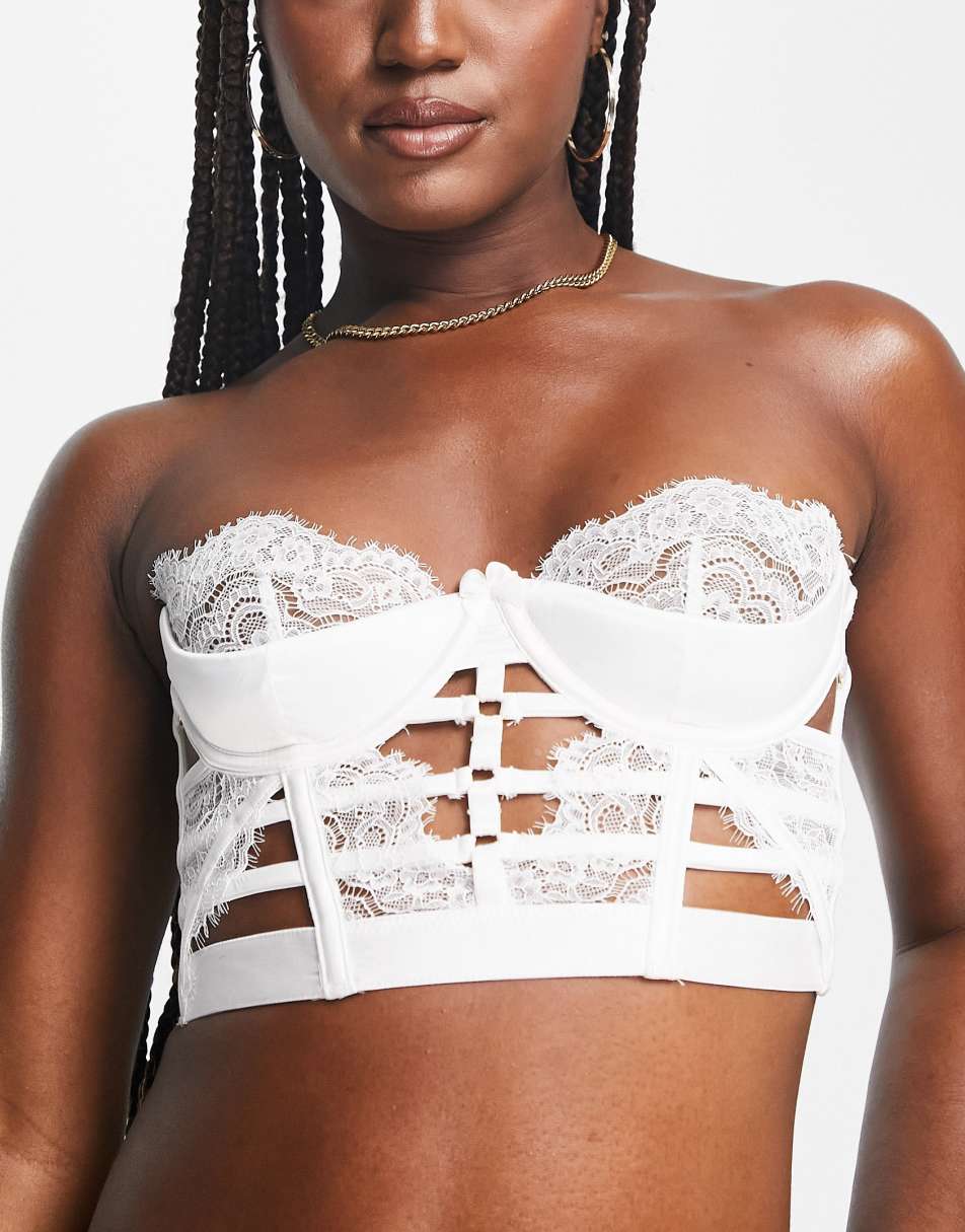 Strappy bralette for €4 - New Arrivals - Hunkemöller