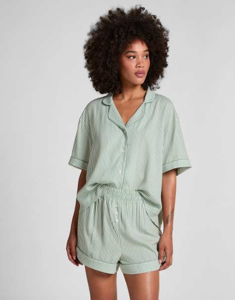 Hunkemoller Short woven in green - view 1