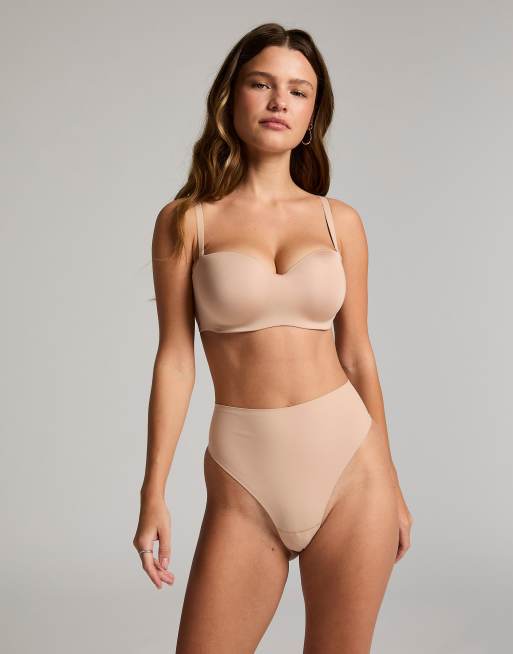 Hunkemöller – Smooth – Trägerloser wattierter Push-up-BH in Beige mit Bügel