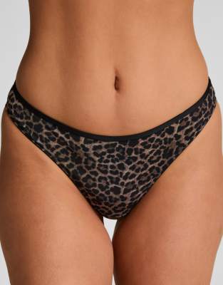 Hunkemöller - Tara - Tanga in Schwarz mit hohem Beinausschnitt und Leopardenmuster