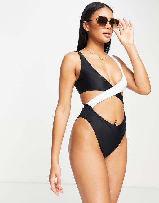 Hunkemöller X NAKD - Crossover-badedragt i monokrom, 2 af 4