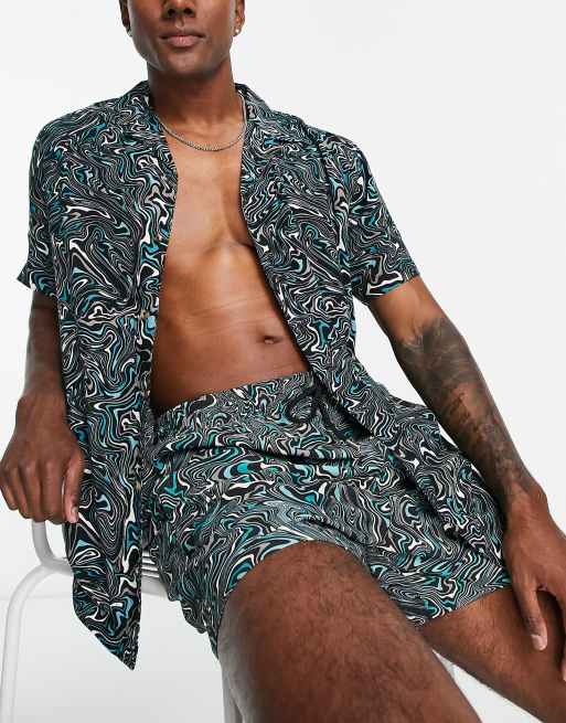 Hunky Trunks – Kakigrön, virvelmönstrad strandskjorta