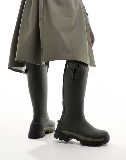 Hunter Balmoral adjustable wellington boot in dark green, 3 of 4