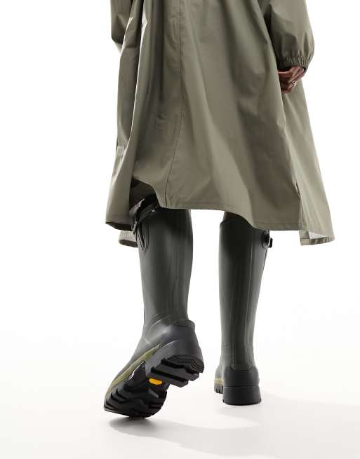 Hunter Balmoral adjustable wellington boot in dark green, 4 of 4