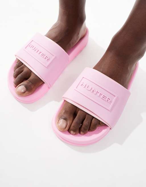 Hunter Core embossed slider in pink