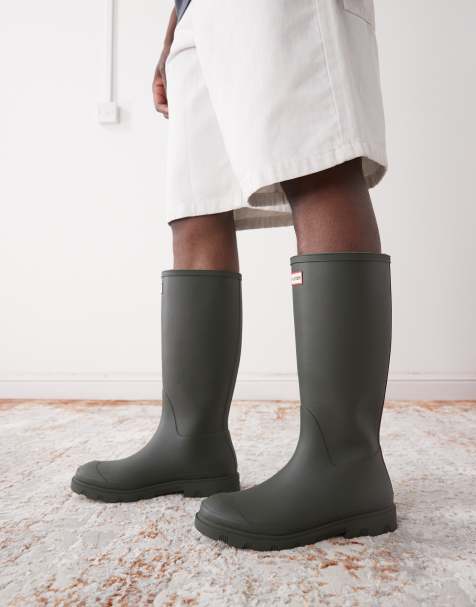 Hunter – Downpour – Gummistiefel in dunklem Olivgrün mit hohem Schaft - view 1