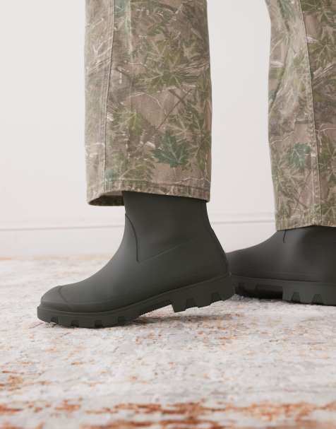 Hunter – Downpour – Gummistiefel in dunklem Olivgrün mit kurzem Schaft - view 1