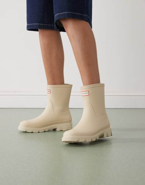 Hunter Downpour short gumboots in beige - view 1
