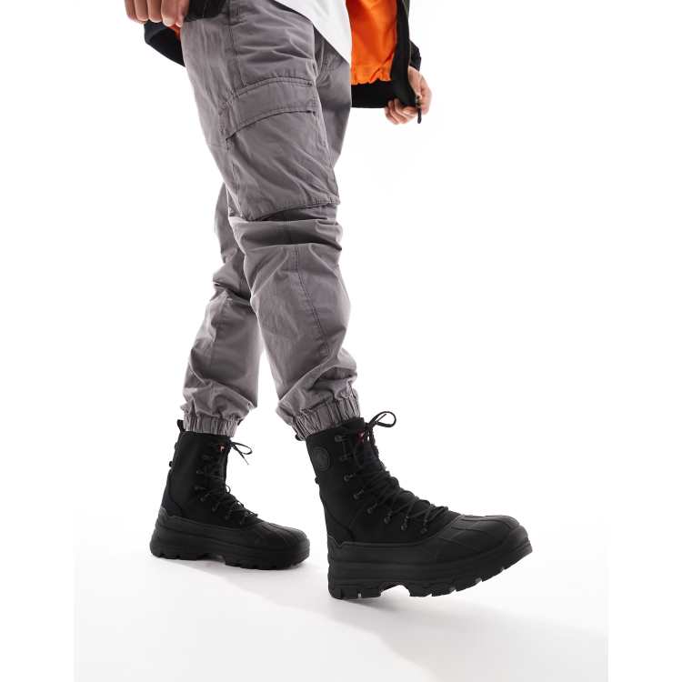 Hunter Explorer desert boots in black | ASOS