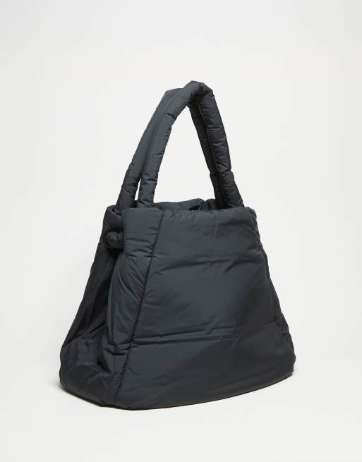 Hunter Intrepid puffer large tote bag in black | ASOS