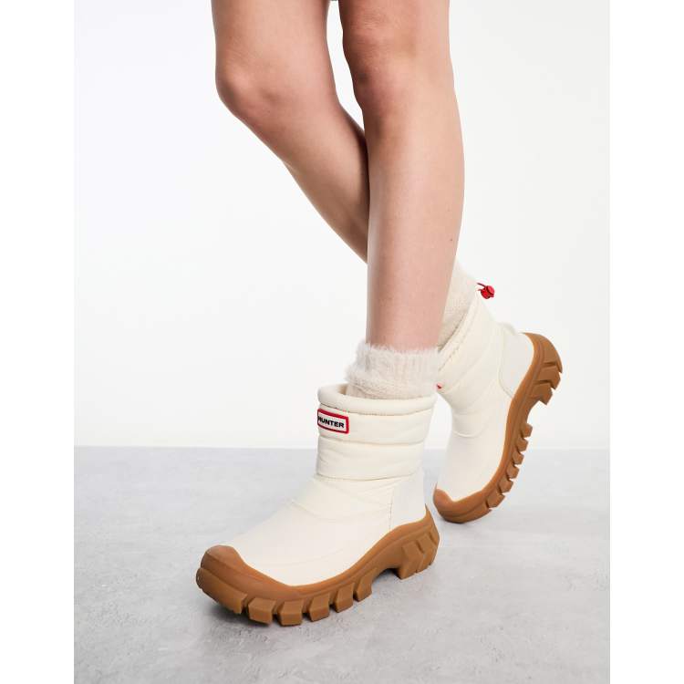 Hunter intrepid short snow boot in beige | ASOS