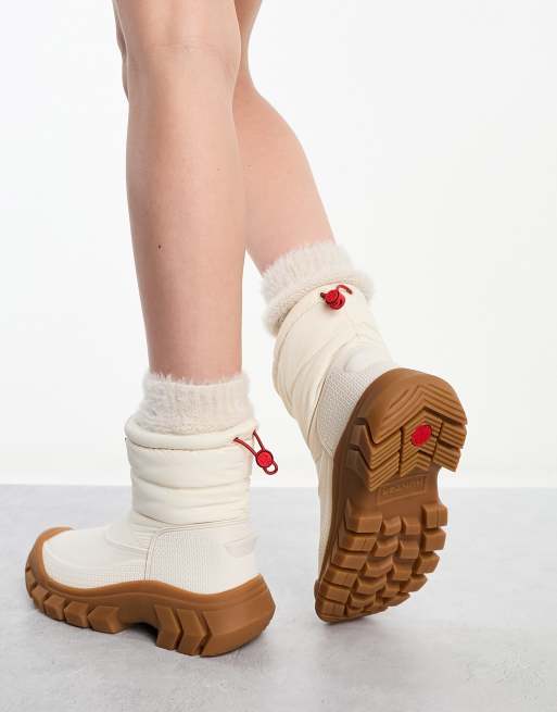 Hunter intrepid short snow boot in beige, 2 of 4