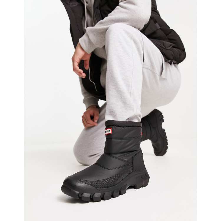 Black short best sale snow boots