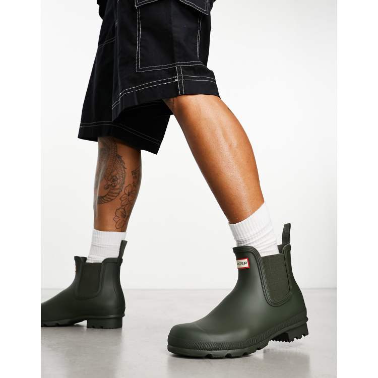 Dark olive hotsell chelsea boots