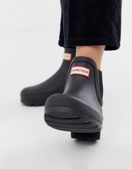 Hunter matte shop black chelsea boots