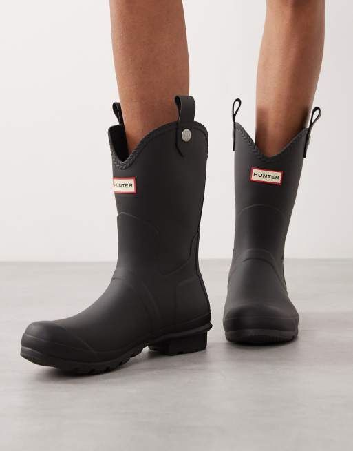 Hunter Original cowboy gum boots in black, 2 of 4