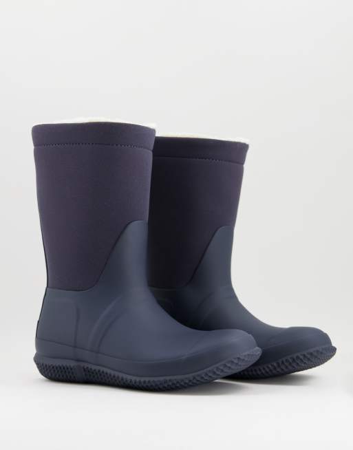 Hunter Original roll top sherpa boot in navy  
