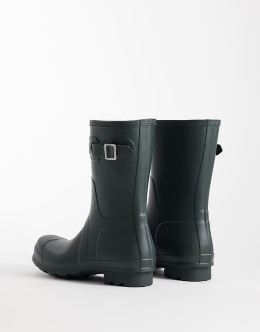 Hunter Original short gumboots in dark olive, 3 of 4