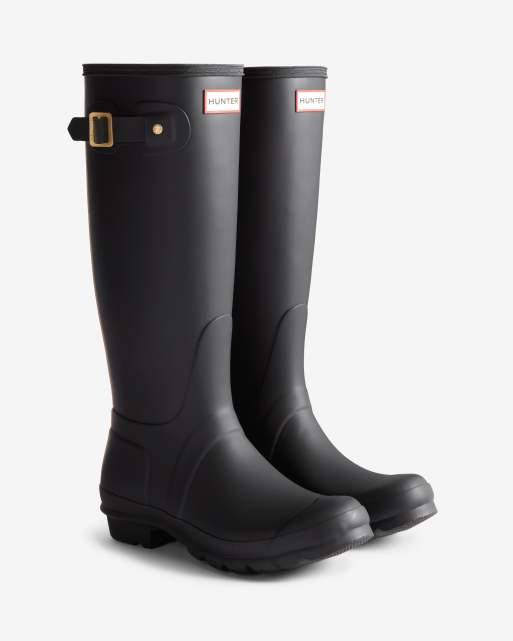 Hunter Original tall gumboots in leopard back print, 2 of 7