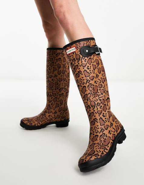 Hunter original tall leopard print wellington boot in brown - view 1