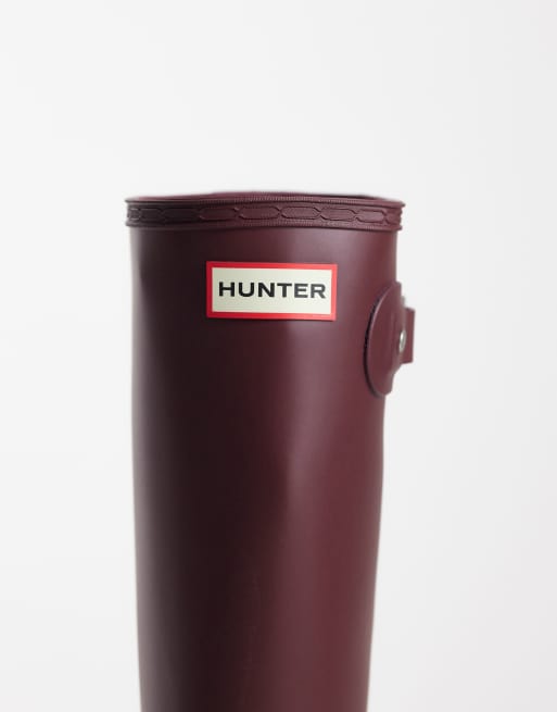 Hunter Original tall wellington boots in burgundy, 2 of 4