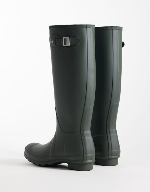 Hunter Original tall wellington boots in dark olive, 2 of 4
