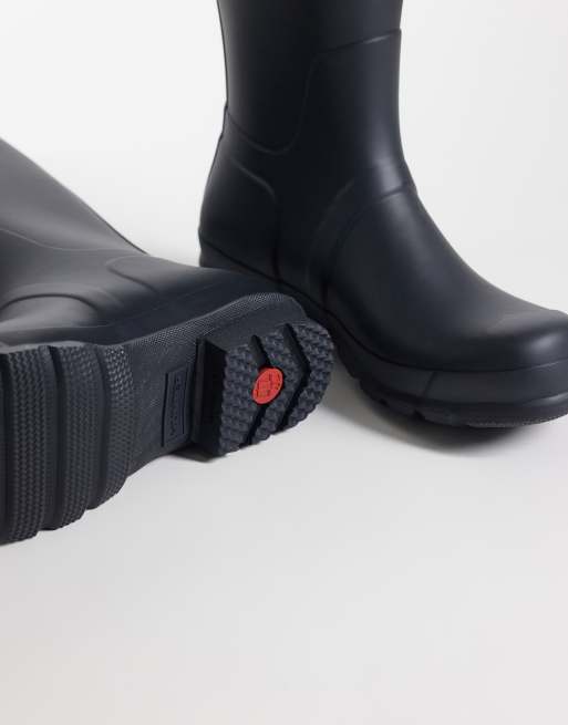 Hunter Original tall wellington boots in navy, 3 of 4