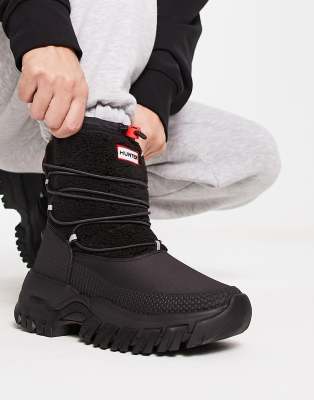 Hunter original wanderer short sherpa snow boot in black - ASOS Price Checker