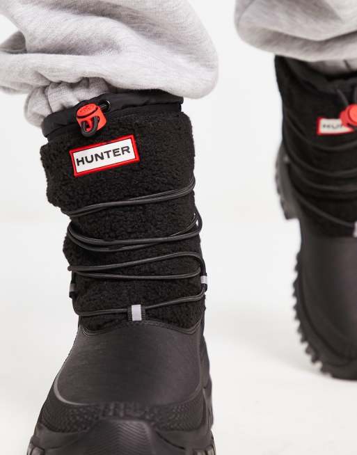 Hunter original wanderer short sherpa snow boot in black