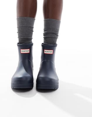  Play short boot 