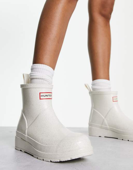 White hunter store boots short