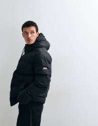 Hunter Puffer Jacket in black