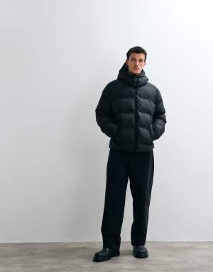 Hunter Puffer Jacket in black