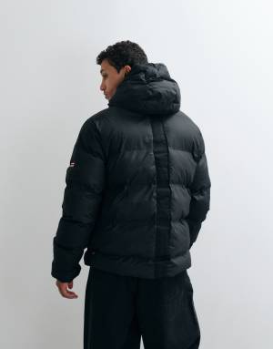 Hunter Puffer Jacket in black